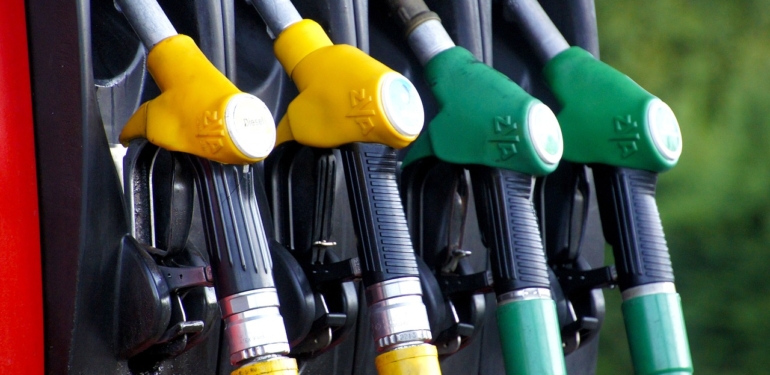 Araç Sahiplerini Kötü Haber: BENZİNE BÜYÜK ZAM GELİYOR ! 6 fuel-1596622_1280