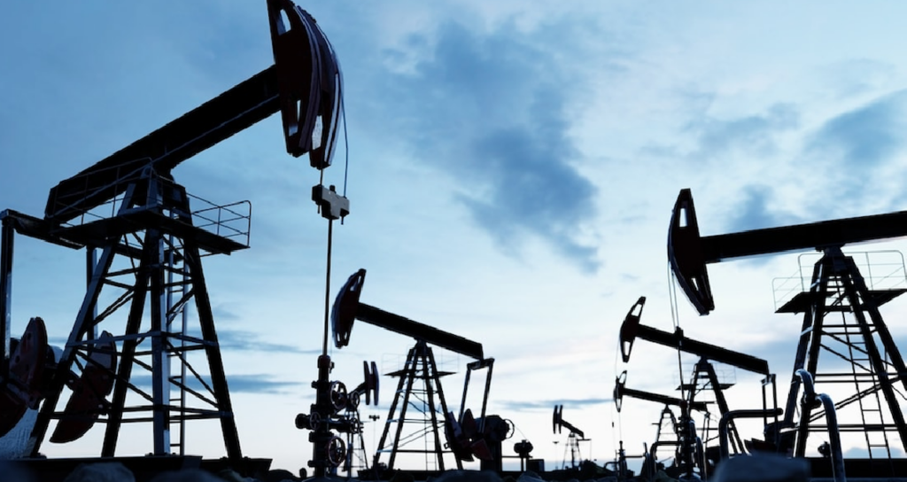 Brent petrol jeopolitik riskler ve azalan ABD stoklarıyla 115 dolar eşiğini aştı